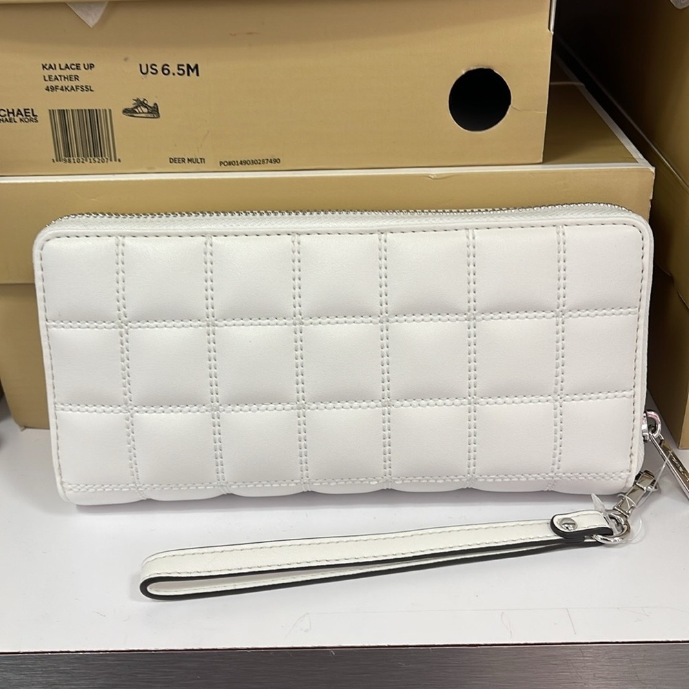 MICHAEL KORS
Continental Wristlet Phone Case Wallet
Optic White
NWT - Picture 4 of 16